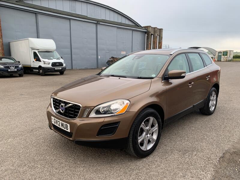 View VOLVO XC60 2.4 D5 SE Lux Nav